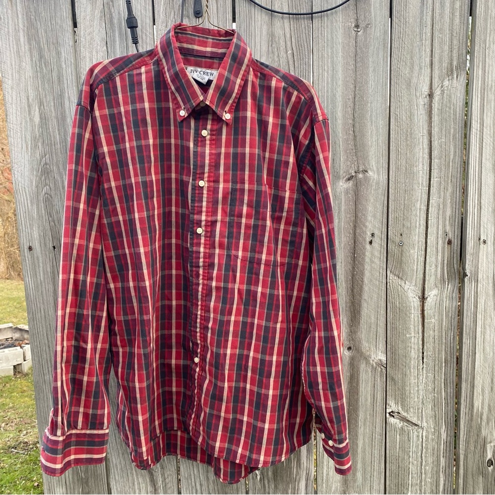 Ivy Crew Men's Classic Red and Blue Plaid Shirt‎